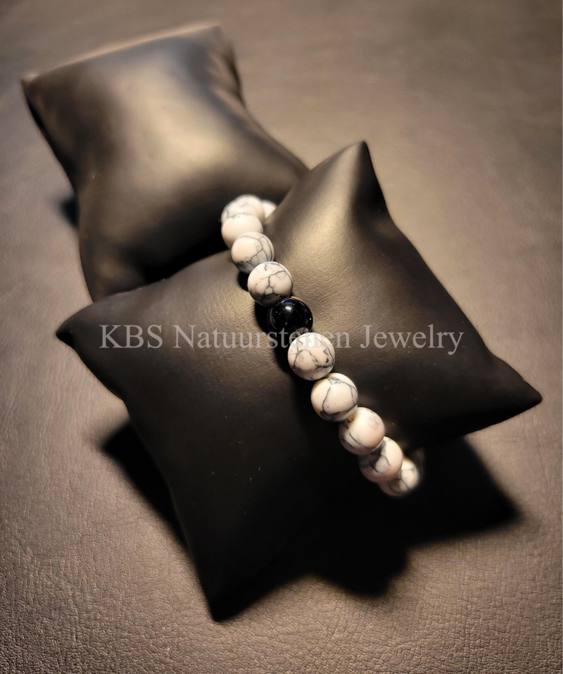 KBS White & Black